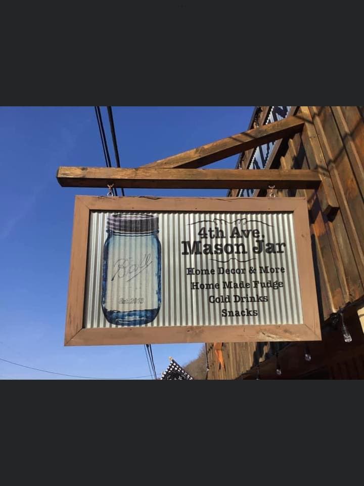 4th Avenue Mason Jar Trading Post