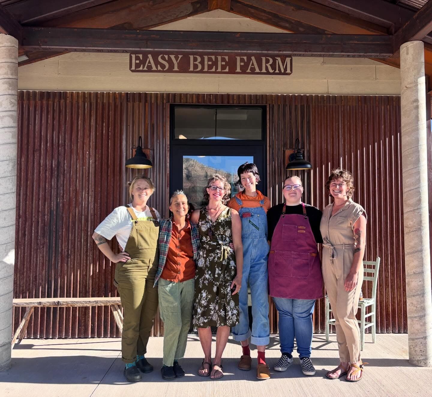 Easy Bee Farmstand