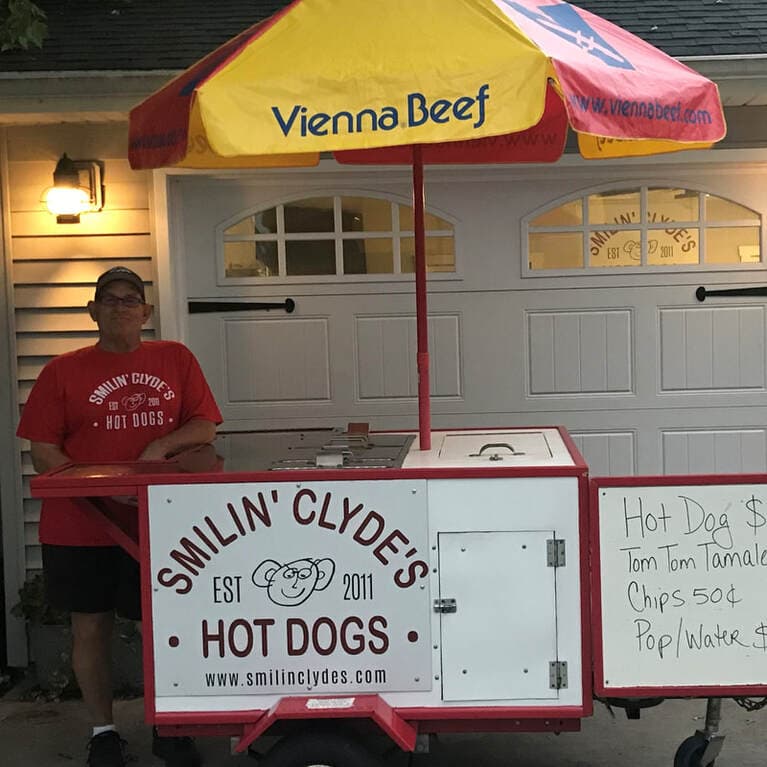 Smilin' Clyde's Hot Dogs
